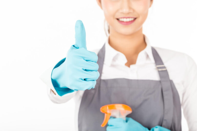 Prevención de riesgos laborales en el empleo doméstico: lo que deben saber los hogares con una empleada